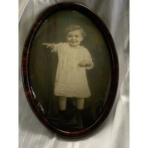 ANTIQUE BABY PRINT OVAL CONVEX PAINTED TIGER WOOD FRAME with CONVEX GLASS Read